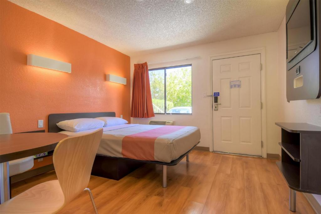Motel 6 Las Vegas - I- 15 Stadium 10/17