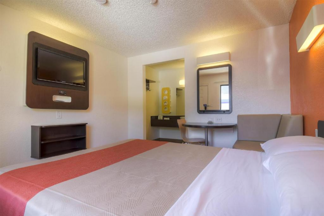 Motel 6 Las Vegas - I- 15 Stadium 12/17