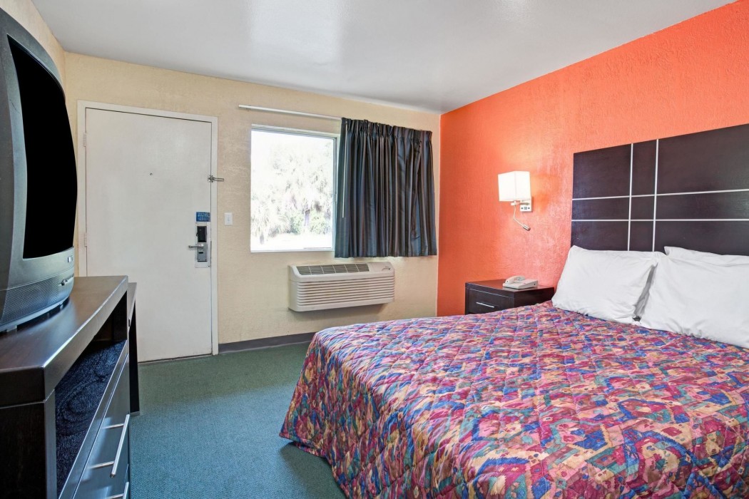 Knights Inn Jacksonville North 17/31
