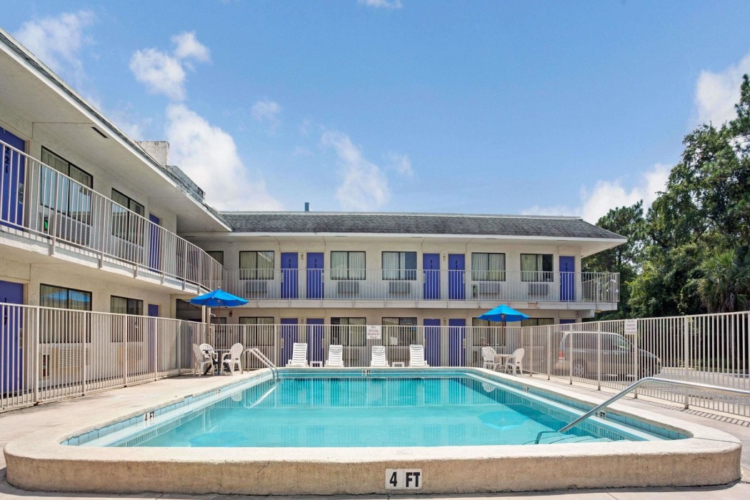 Knights Inn Jacksonville North 8/31