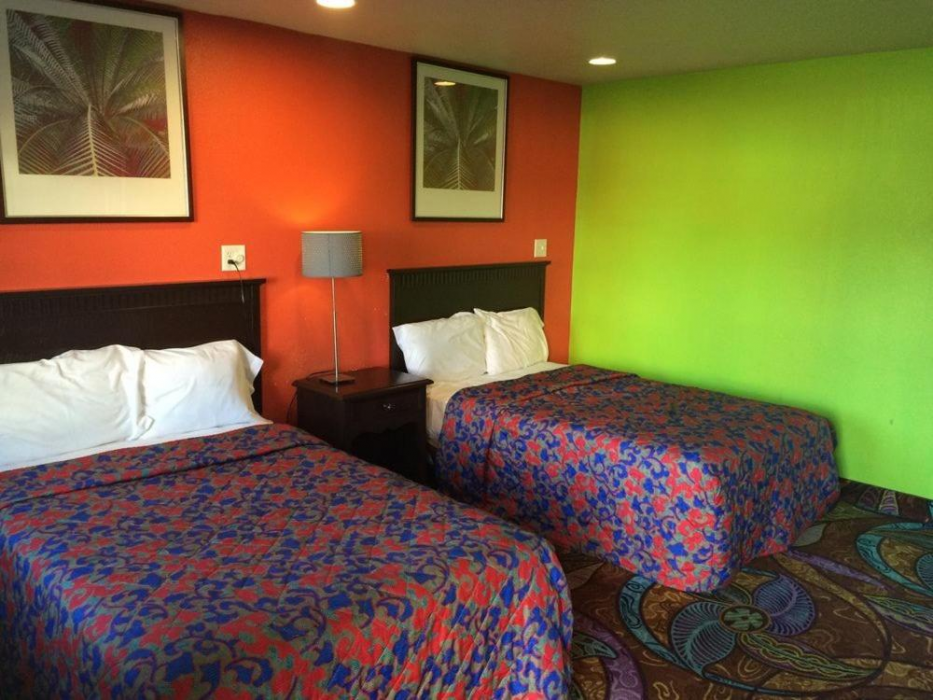 Long Beach Motel 7/30