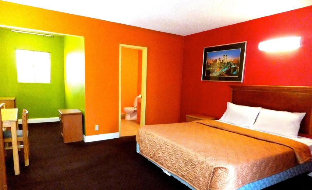 Long Beach Motel 10/30