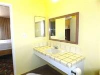 Long Beach Motel 21/30