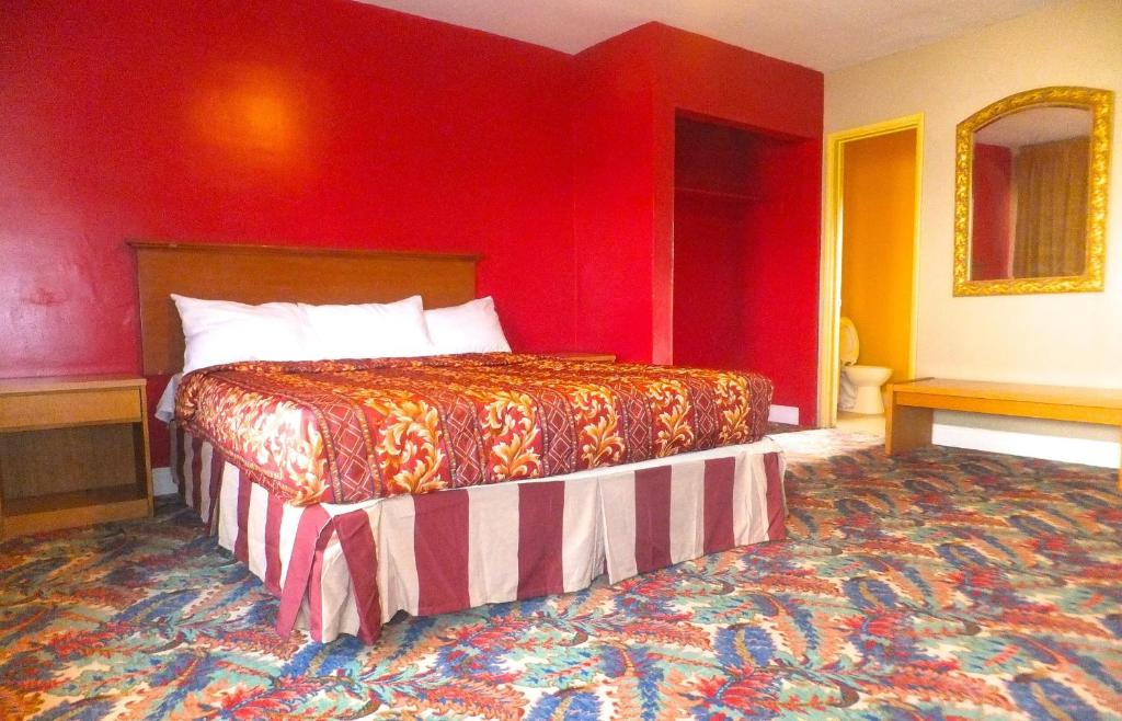 Long Beach Motel 8/30