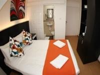 Heathrow Inn 21/56