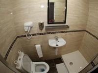 Heathrow Inn 12/56