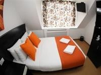 Heathrow Inn 18/56