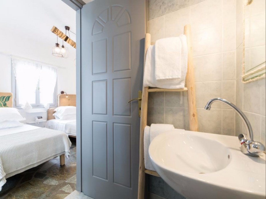 Evi Rooms photo2