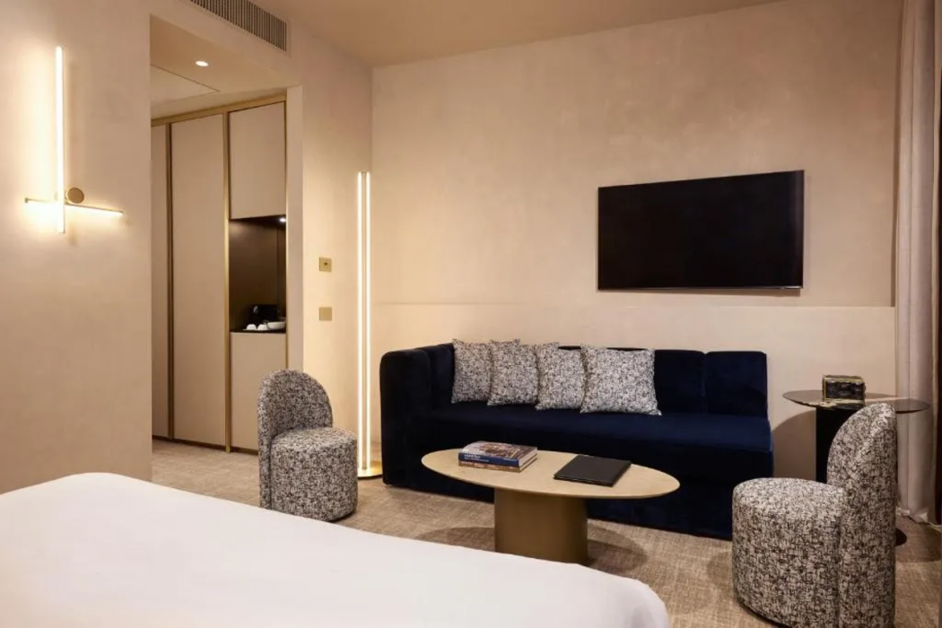 Borghese Contemporary hotel 10/26