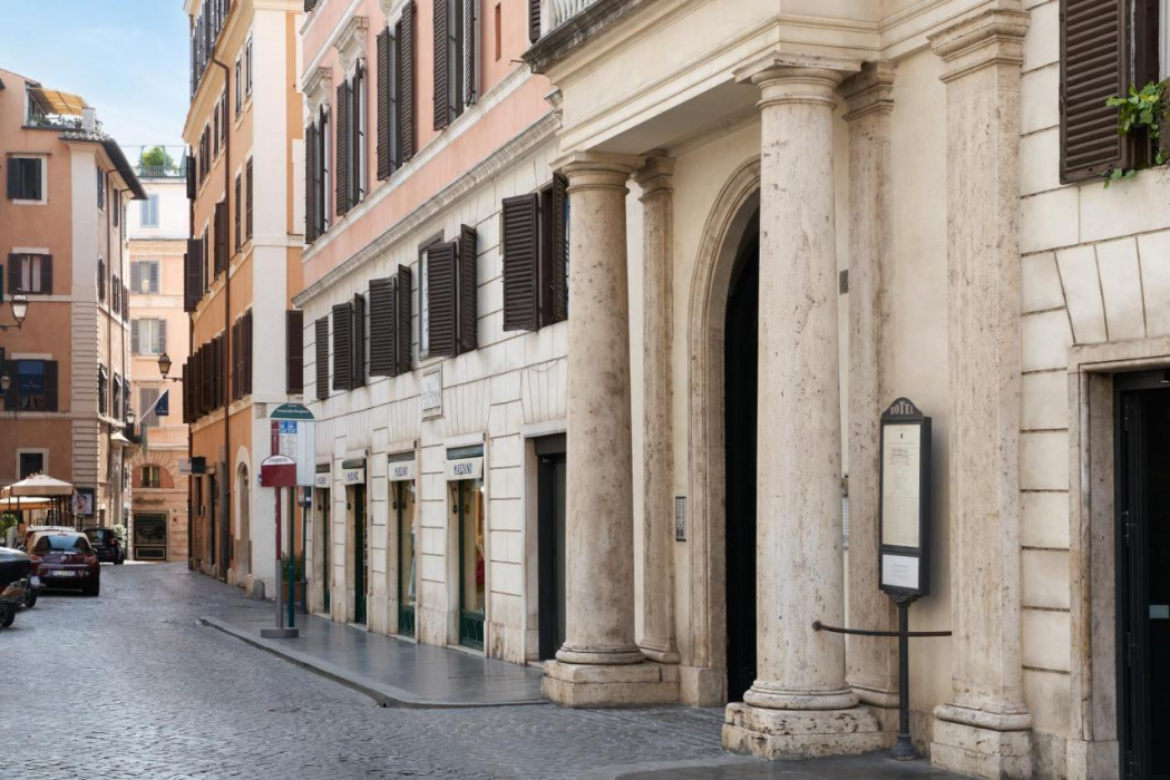Borghese Contemporary hotel 2/26