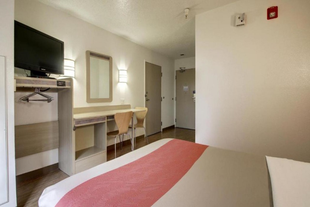 Motel6 Springfield, IL 18/50