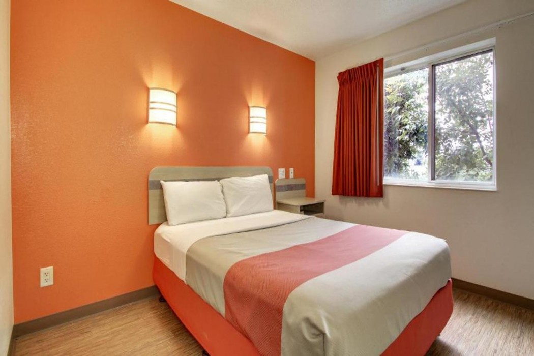 Motel6 Springfield, IL 20/50