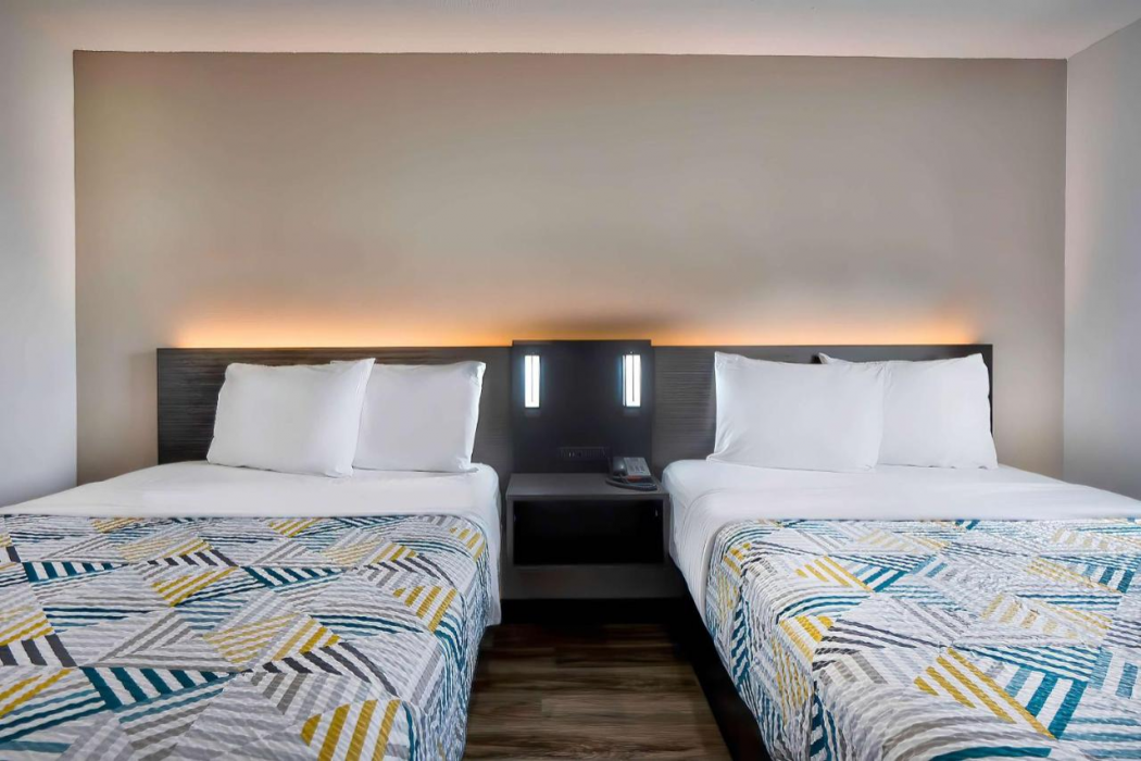 Motel6 Benbrook, TX - Fort Worth 8/38