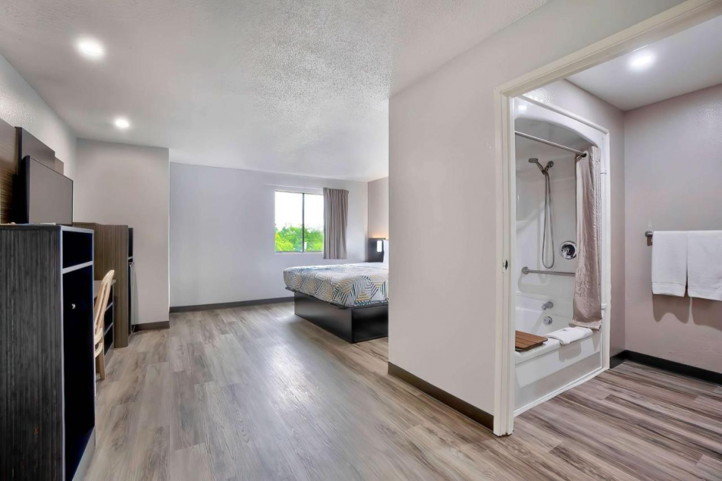 Motel6 Benbrook, TX - Fort Worth 13/38