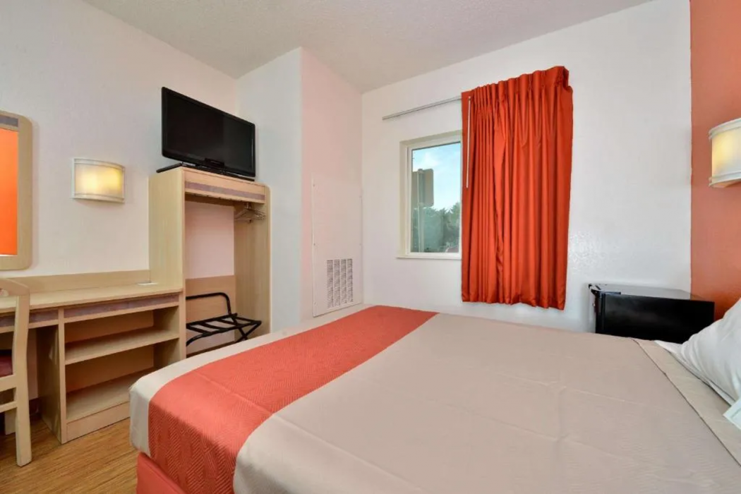 Motel6 McKinney, TX - North 10/34