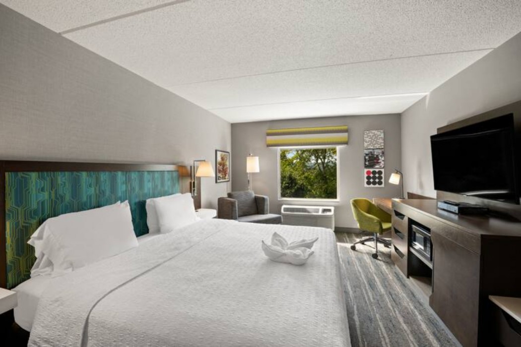 Hampton Inn & Suites Poughkeepsie 12/54