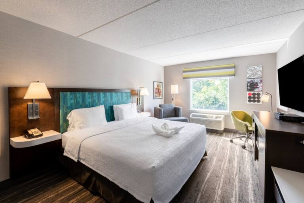 Hampton Inn & Suites Poughkeepsie 9/54