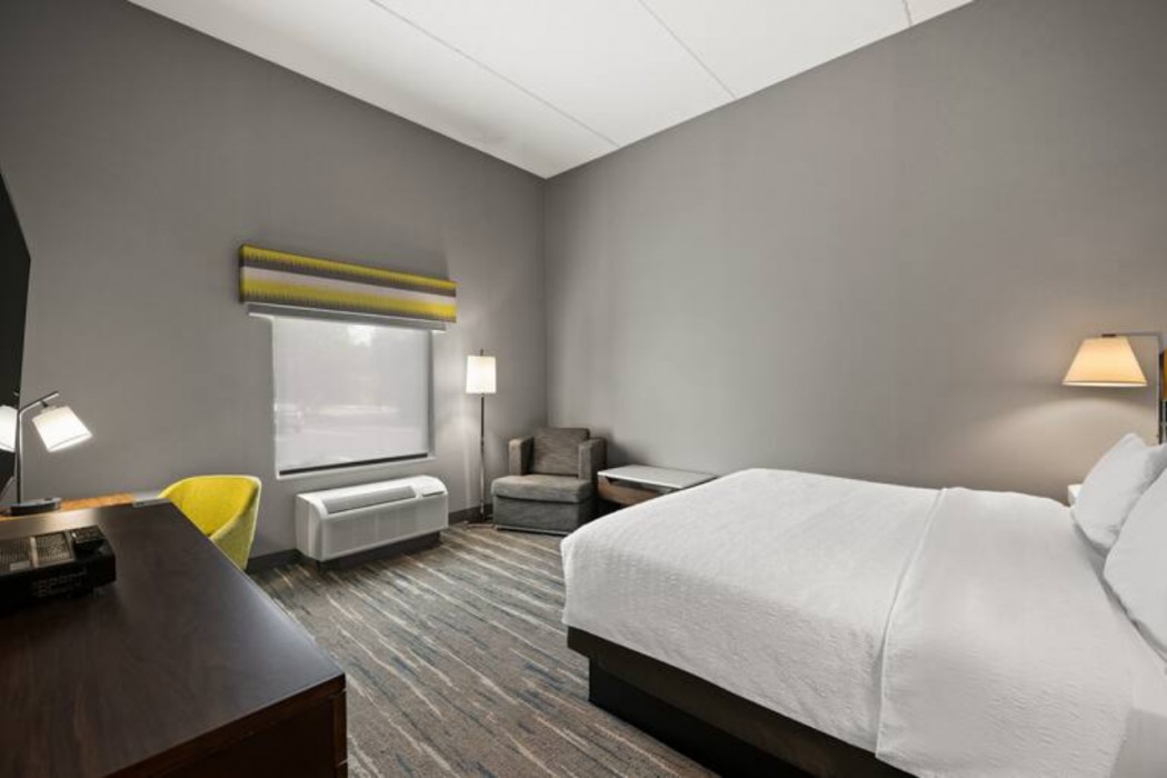 Hampton Inn & Suites Poughkeepsie 22/54
