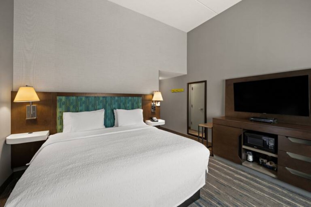 Hampton Inn & Suites Poughkeepsie 21/54