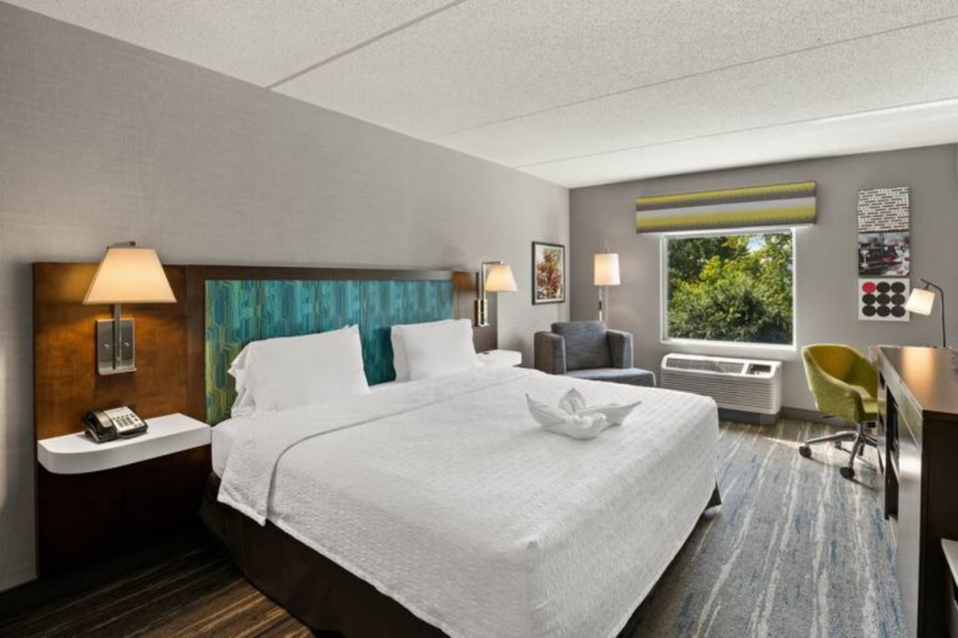 Hampton Inn & Suites Poughkeepsie 11/54