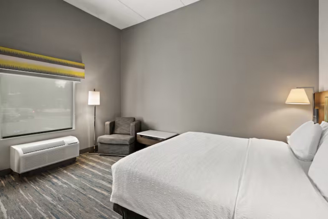 Hampton Inn & Suites Poughkeepsie 20/54