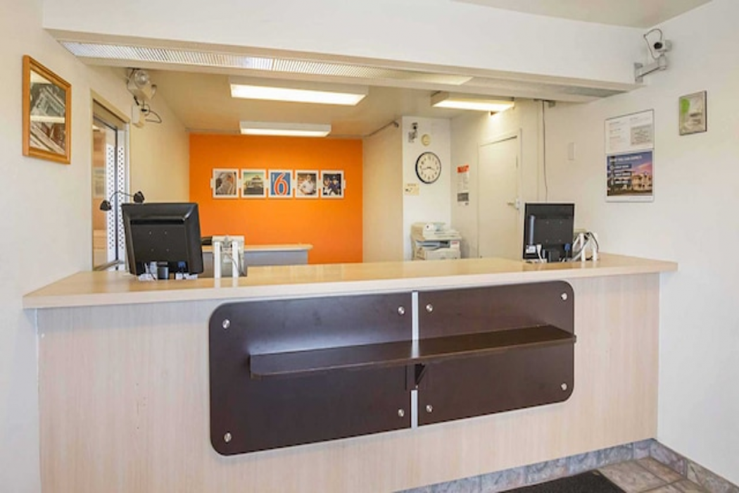 Lobby at Motel6 Rochester, MN, ROCHESTER - MN
