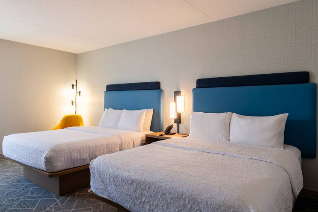 Hampton Inn Portsmouth Central 10/45