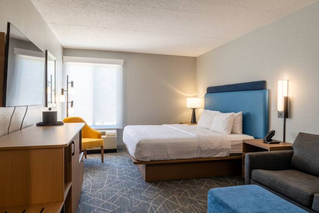 Hampton Inn Portsmouth Central 11/45