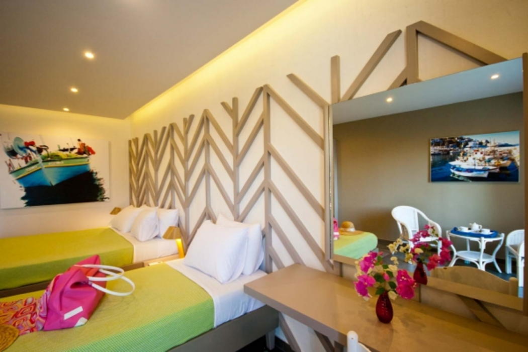 Irina Beach Hotel 12/68