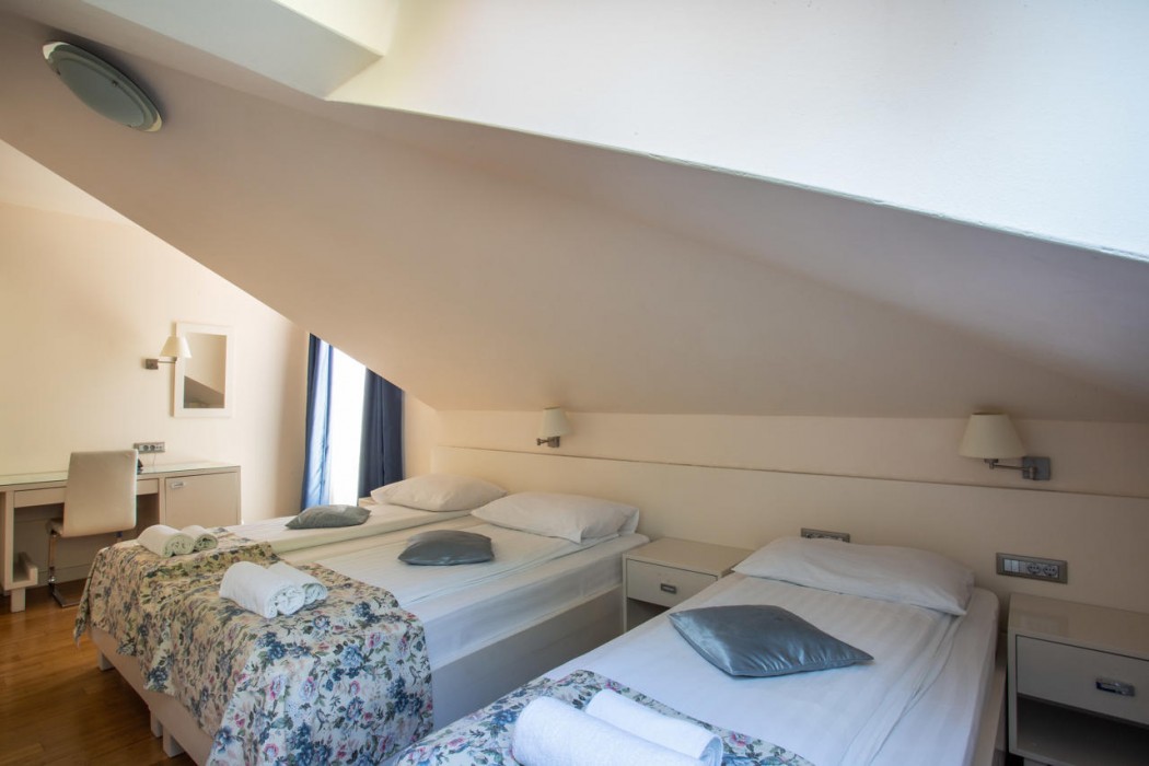 Hotel Pleter 26/77