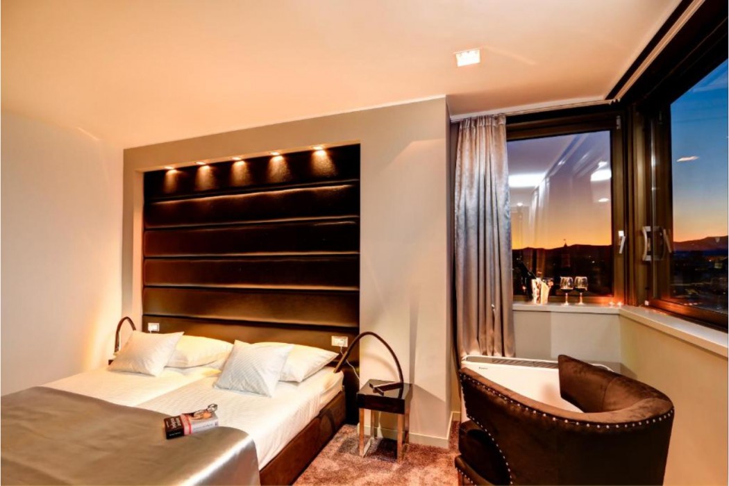 The View Luxury Rooms 8/71