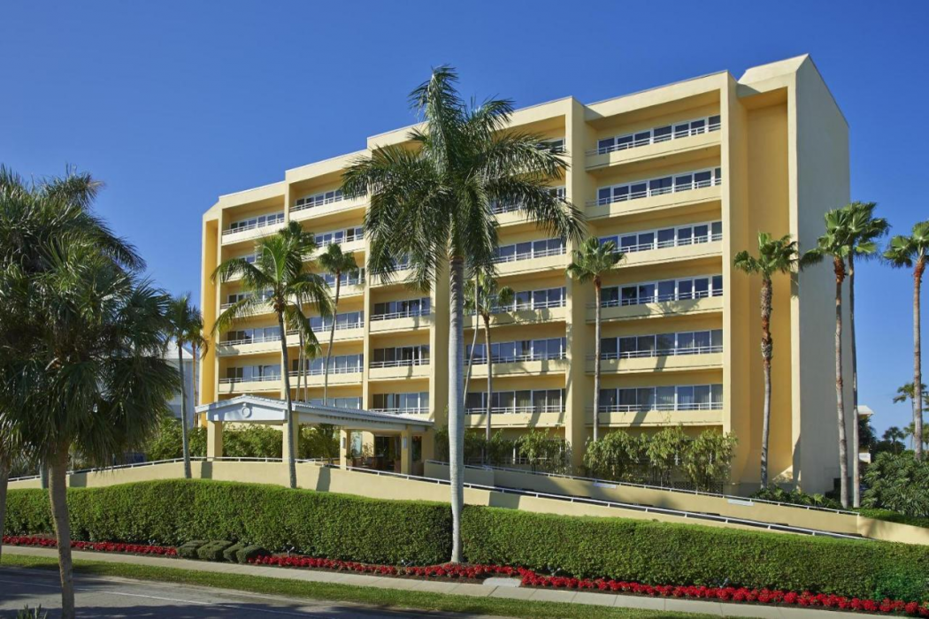Edgewater Beach Hotel 2/64