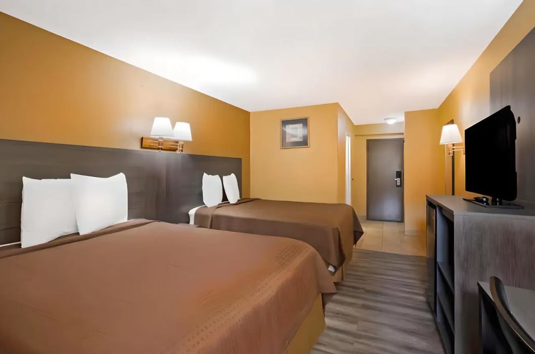 Econo Lodge Allentown North 3/13