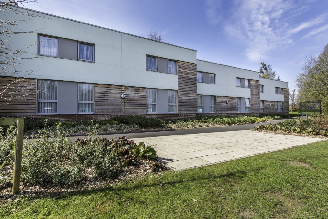 Bisham Abbey National Sports Centre 9/47