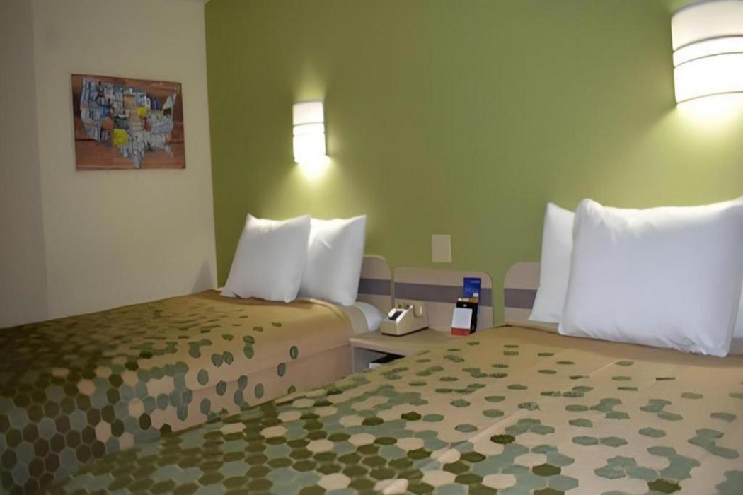Econo Lodge Hot Springs South 6/13