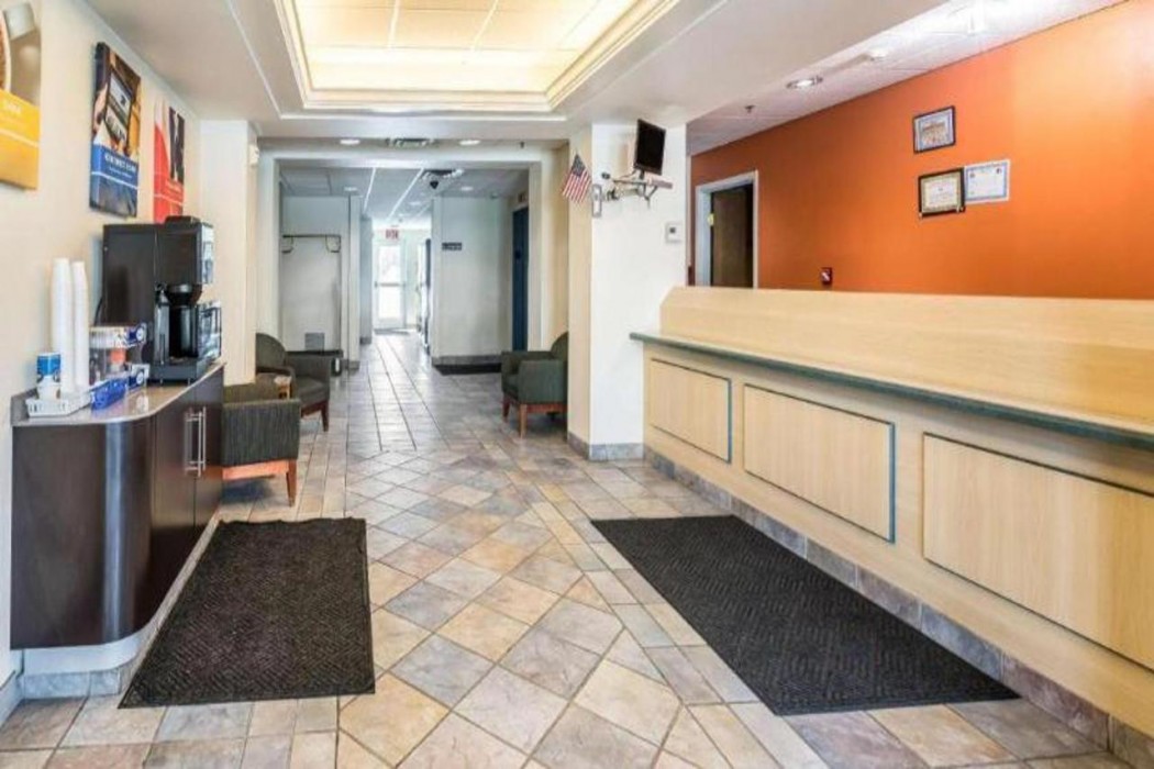 Econo Lodge Hot Springs South 5/13