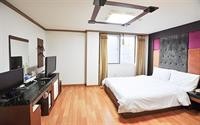 Ritz Motel & Pension 33/71