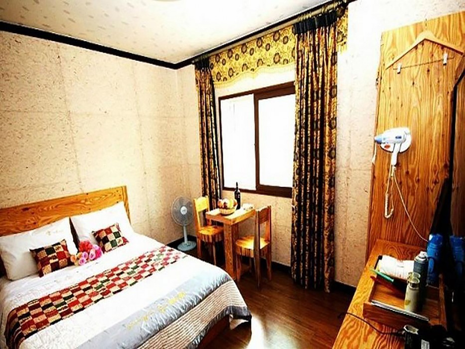Gung Tourist Hotel 31/52