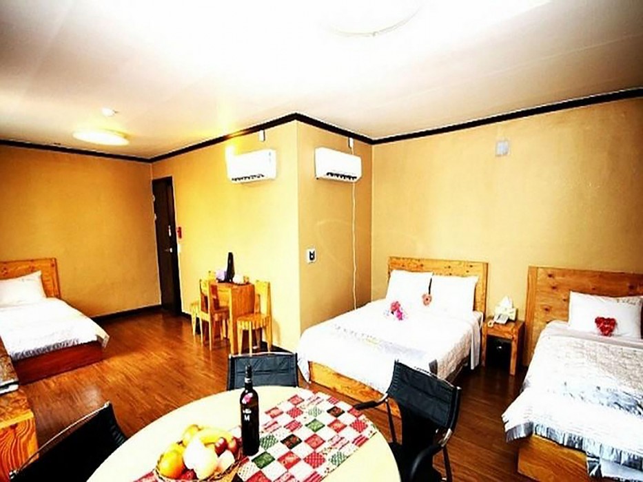 Gung Tourist Hotel 34/52