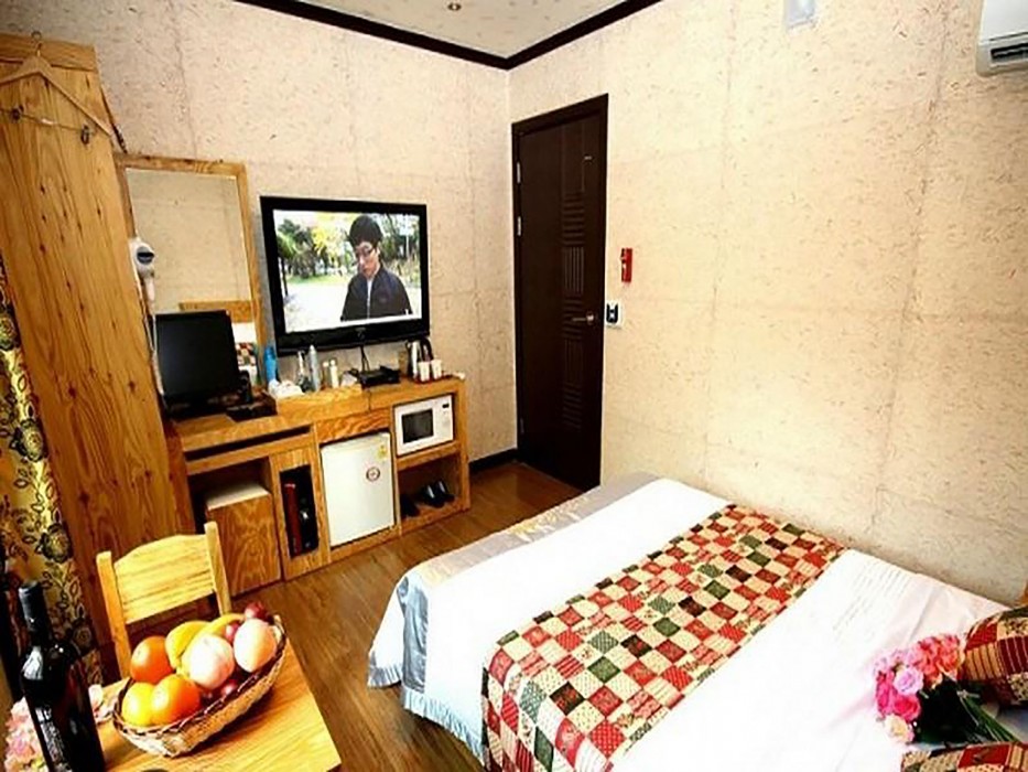 Gung Tourist Hotel 32/52