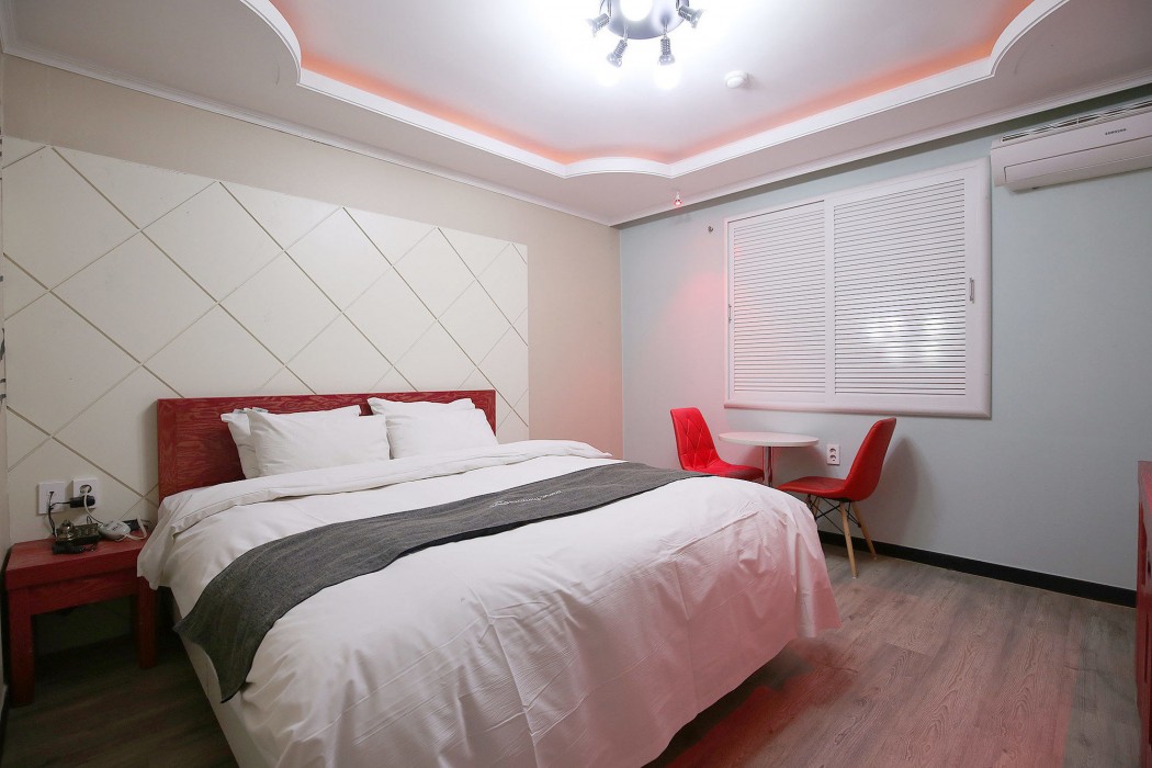 Luxury Motel 40/88