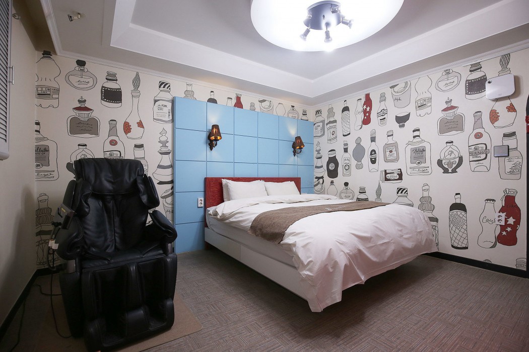 Luxury Motel 51/88