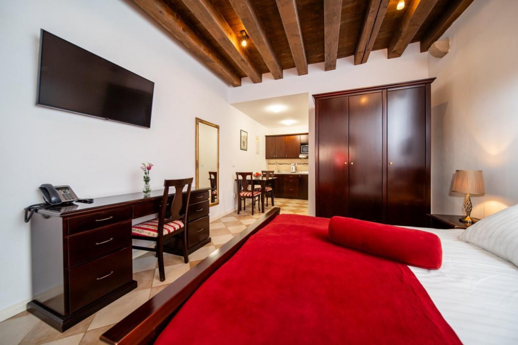 SUNce Palace Apartments 17/48
