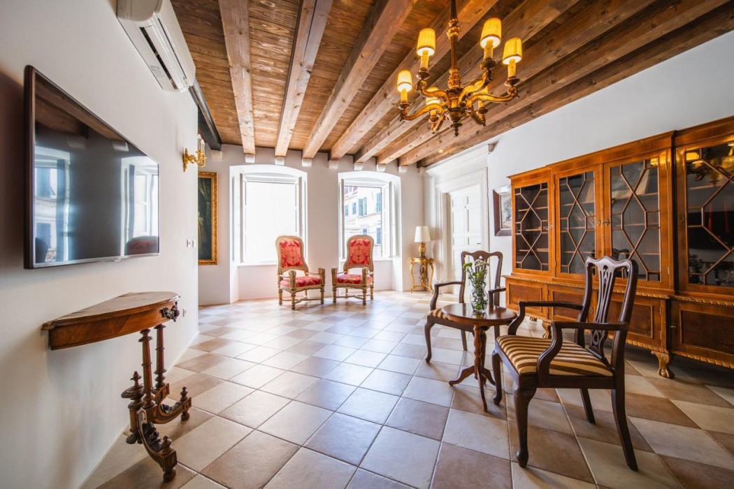 SUNce Palace Apartments 27/48