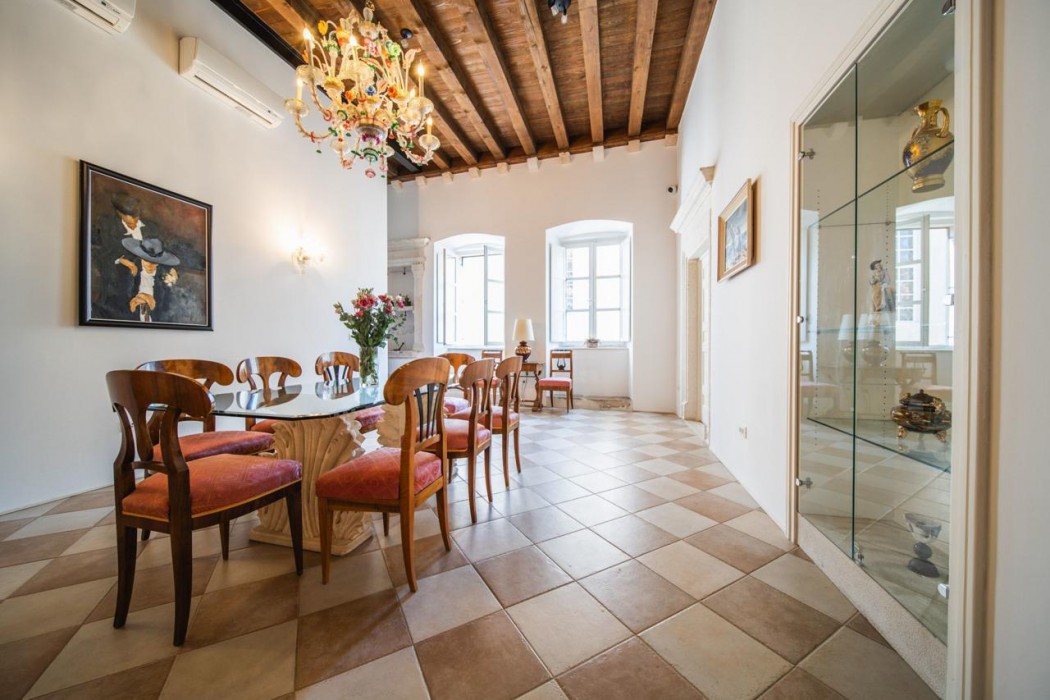 SUNce Palace Apartments 30/48
