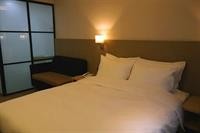 CS Avenue Hotel 62/75