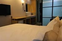 CS Avenue Hotel 61/75