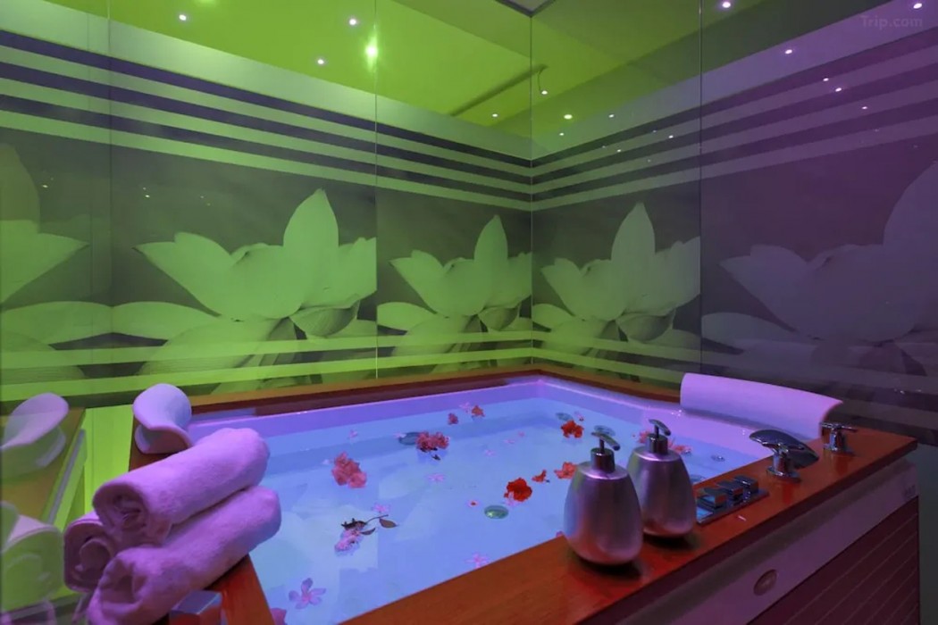 Boban Luxury Suites 48/80
