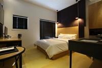 H Avenue Hotel 53/69