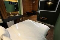 H Avenue Hotel 37/69